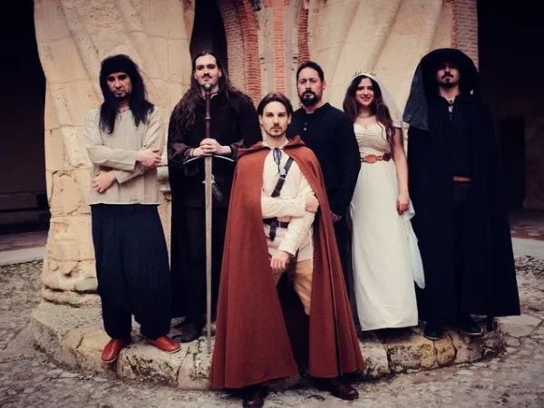 Kinnia nos envuelve en un viaje místico y simbólico con su nuevo single «La Danza del Cuervo&nbsp;Negro»